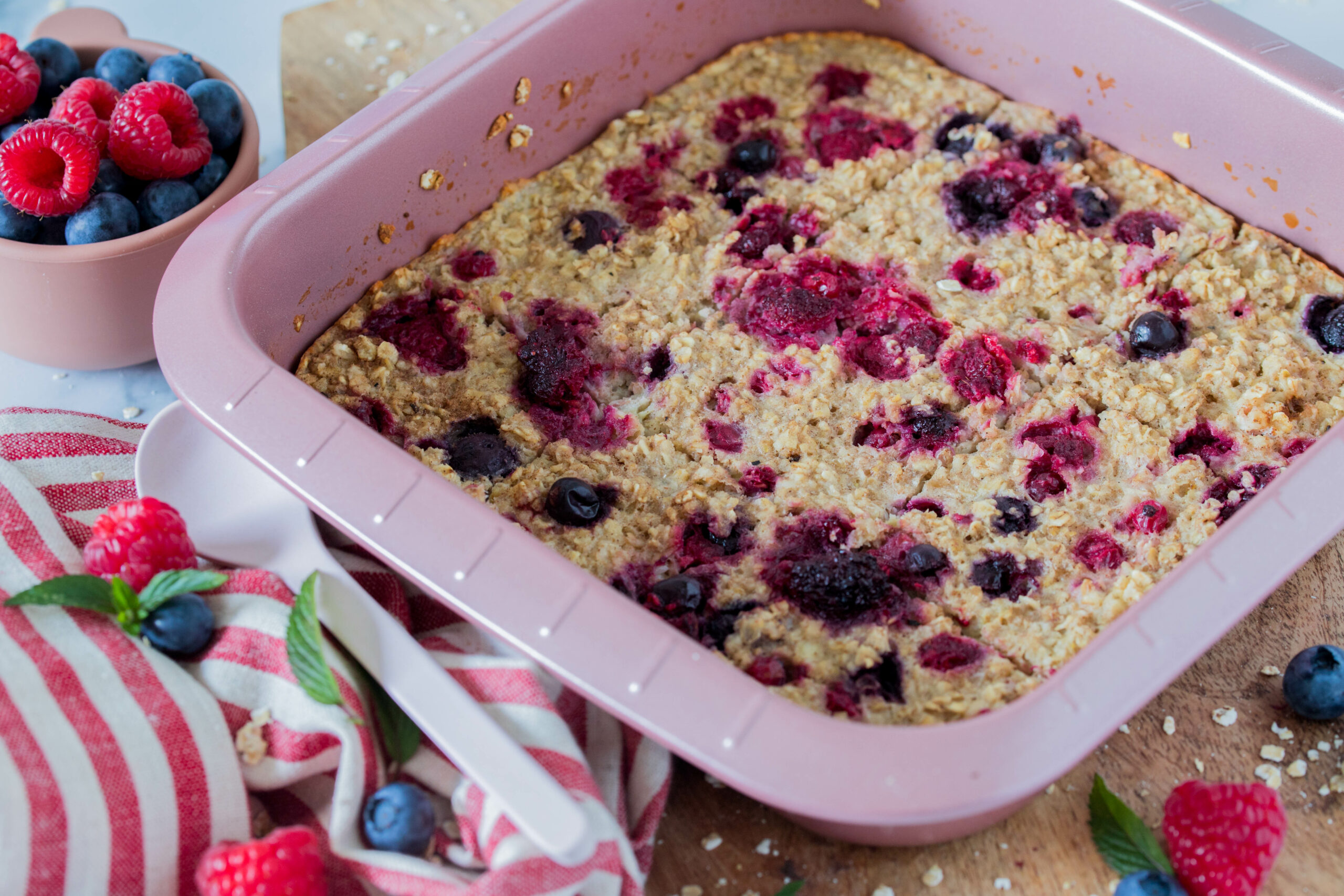 Baked Oats mit Beeren gesundes Frühstück Lieblingszwei Foodblog