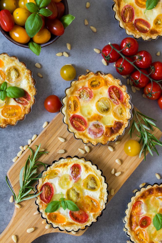 Tomaten-Mozzarella Tartelettes - herzhaft lecker ⋆ Kochen für Kinder