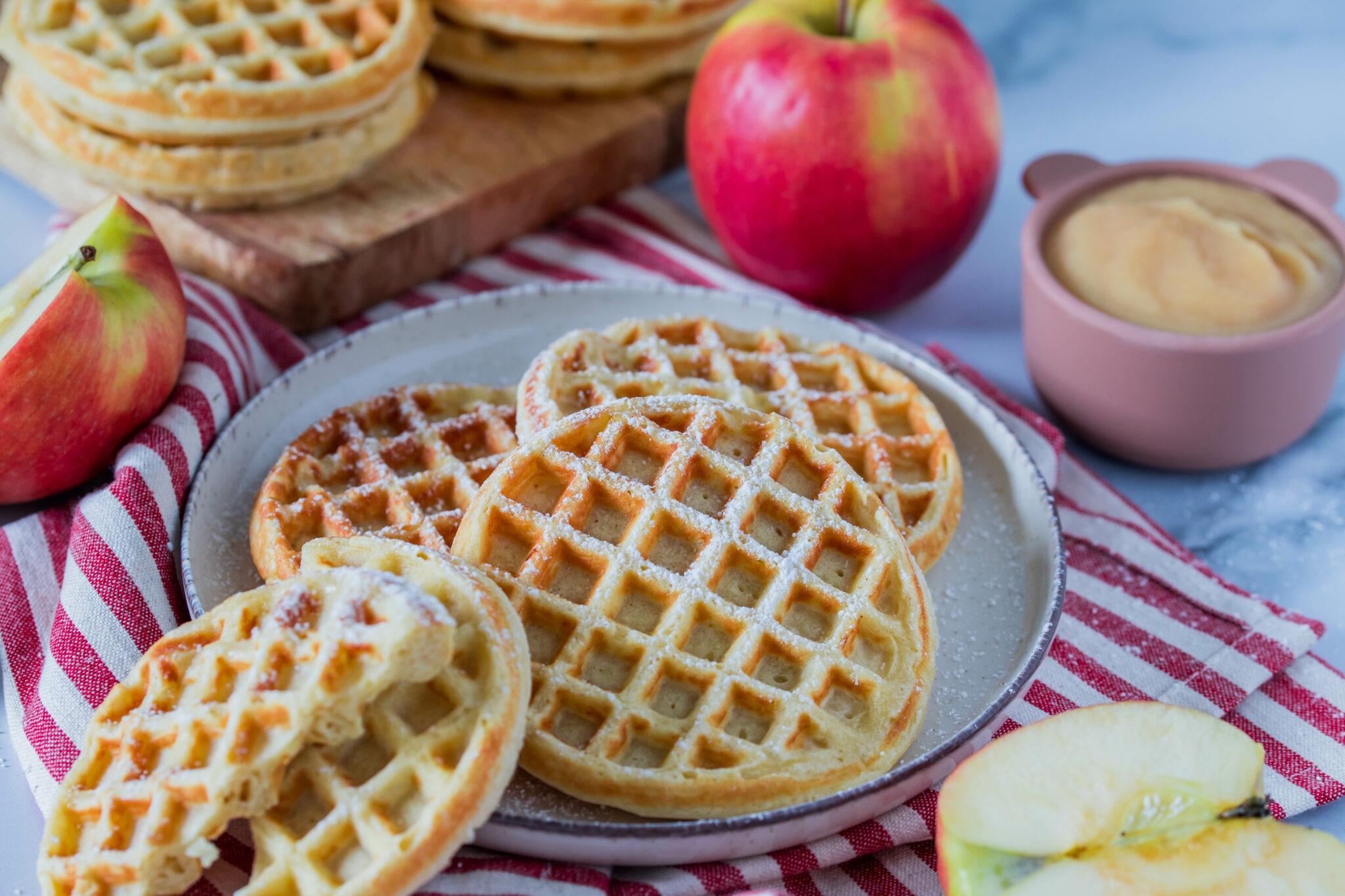 Apfelwaffeln - schnelles, einfaches Rezept ⋆