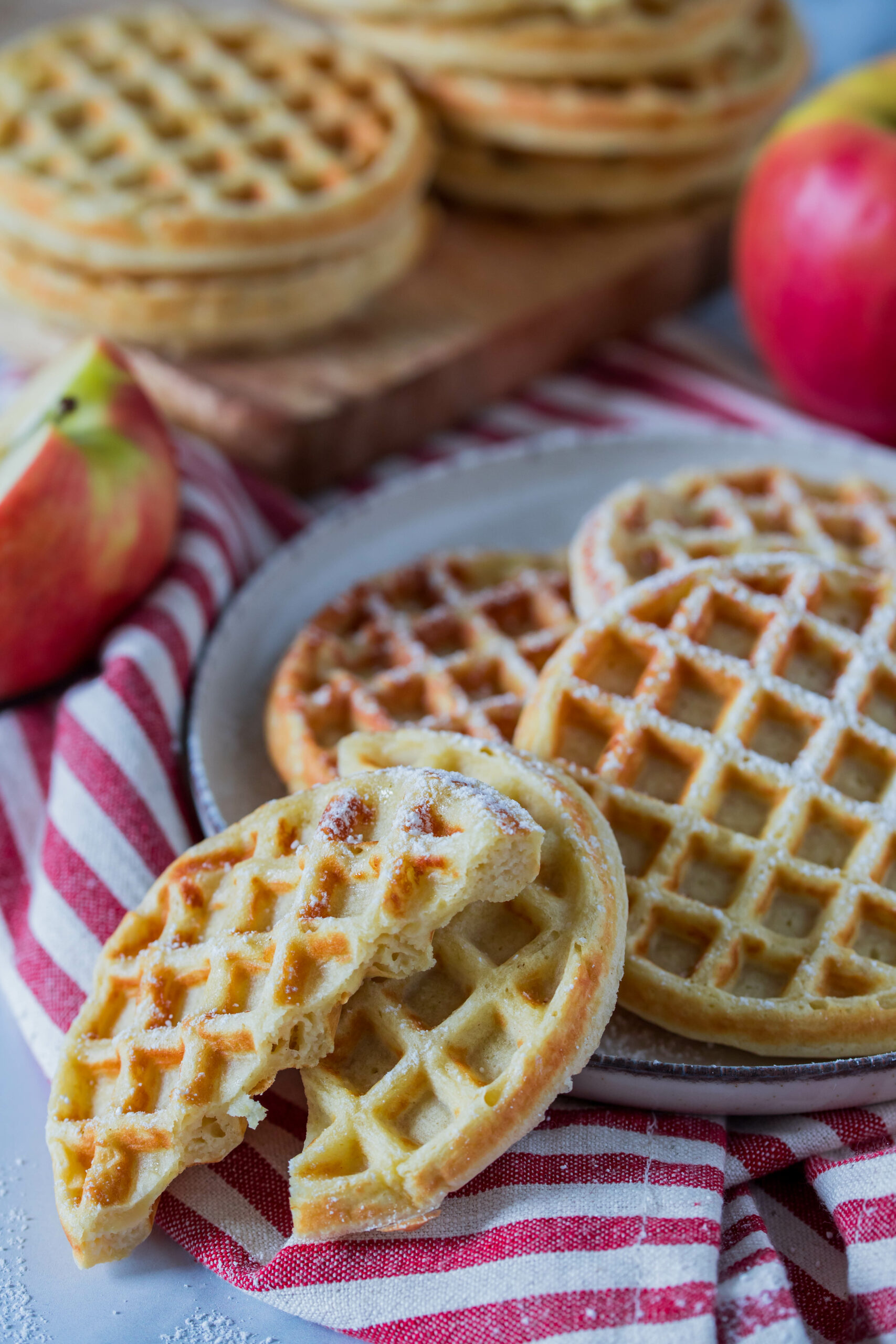 Apfelwaffeln - schnelles, einfaches Rezept ⋆