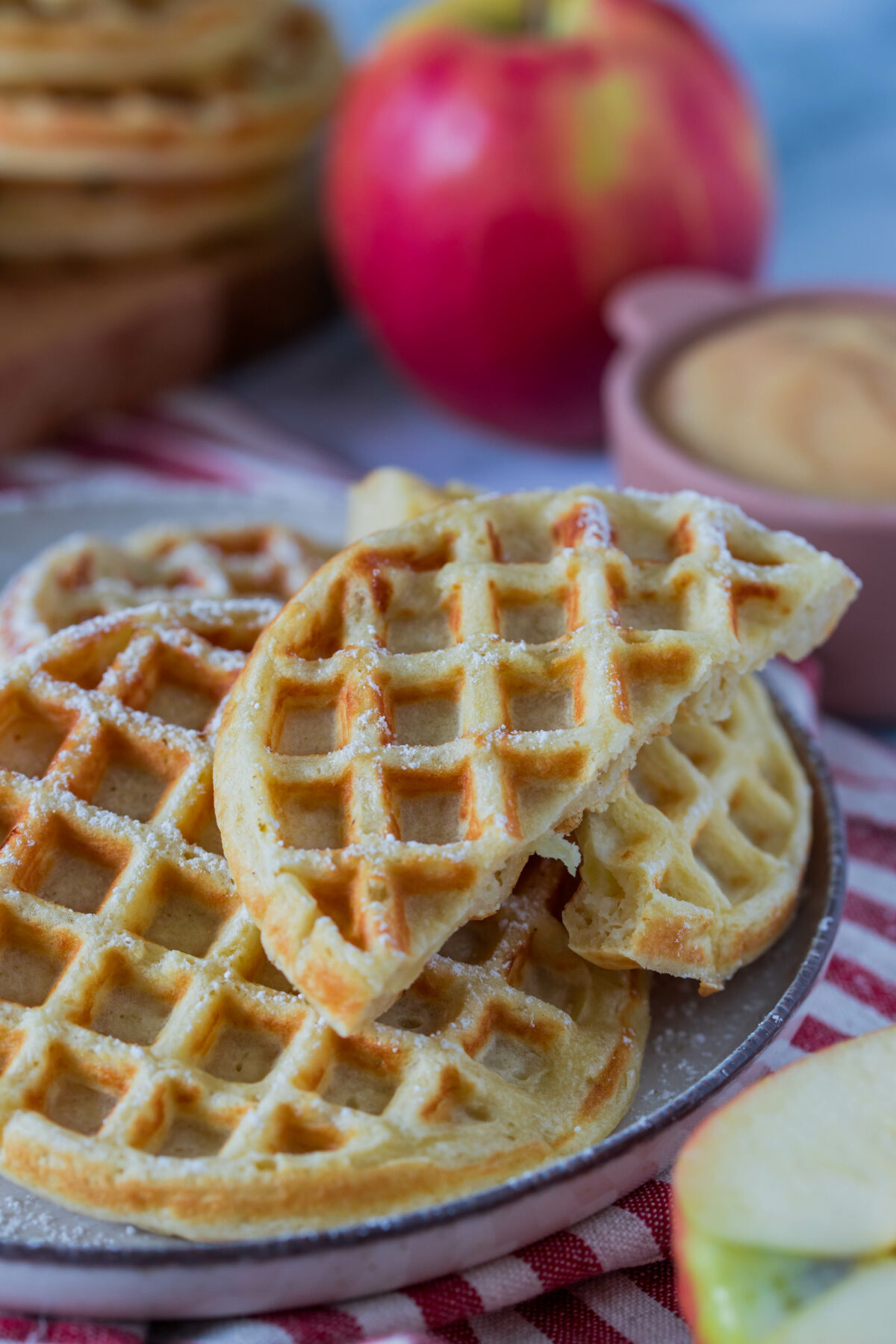 Apfelwaffeln - schnelles, einfaches Rezept ⋆