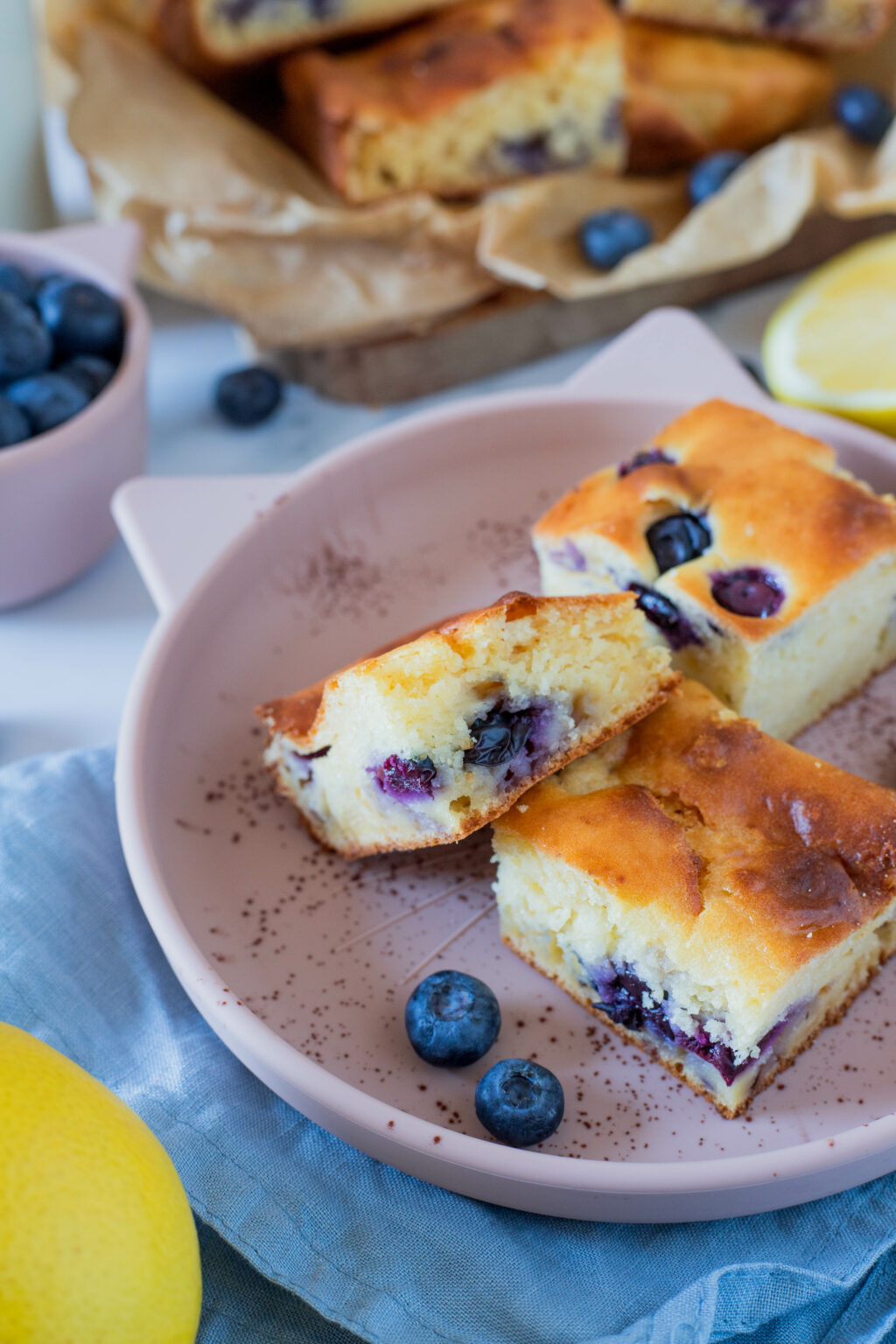 Heidelbeerschnitten mit Joghurt und Zitrone ⋆