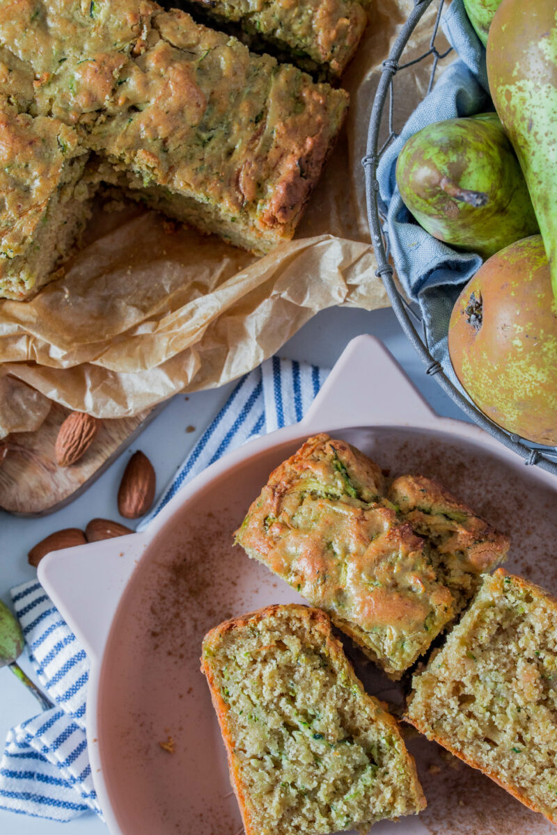 Zucchinikuchen mit Birne - super saftig und lecker ⋆