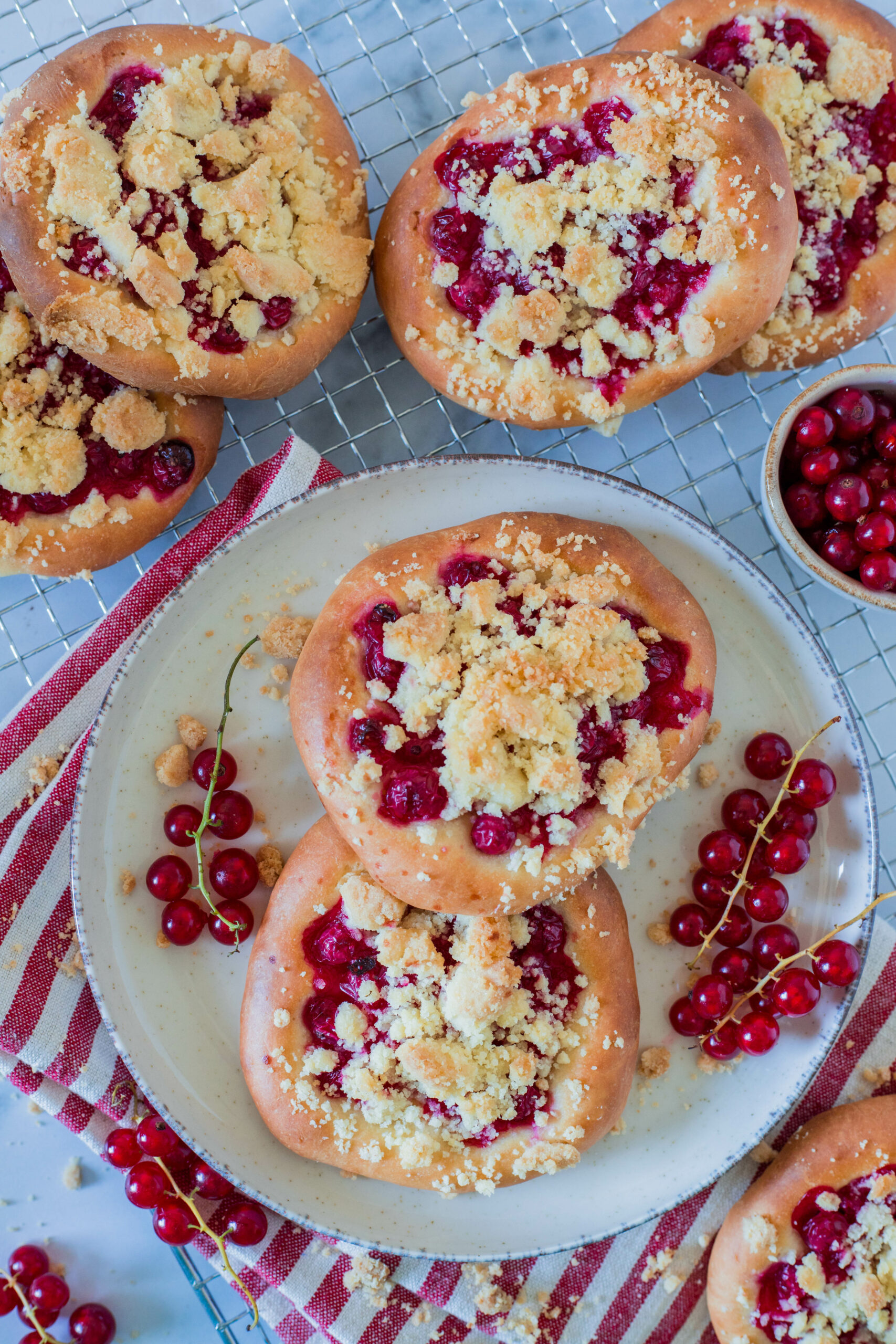 Johannisbeer-Streusel Taler ⋆ Lieblingszwei * Foodblog