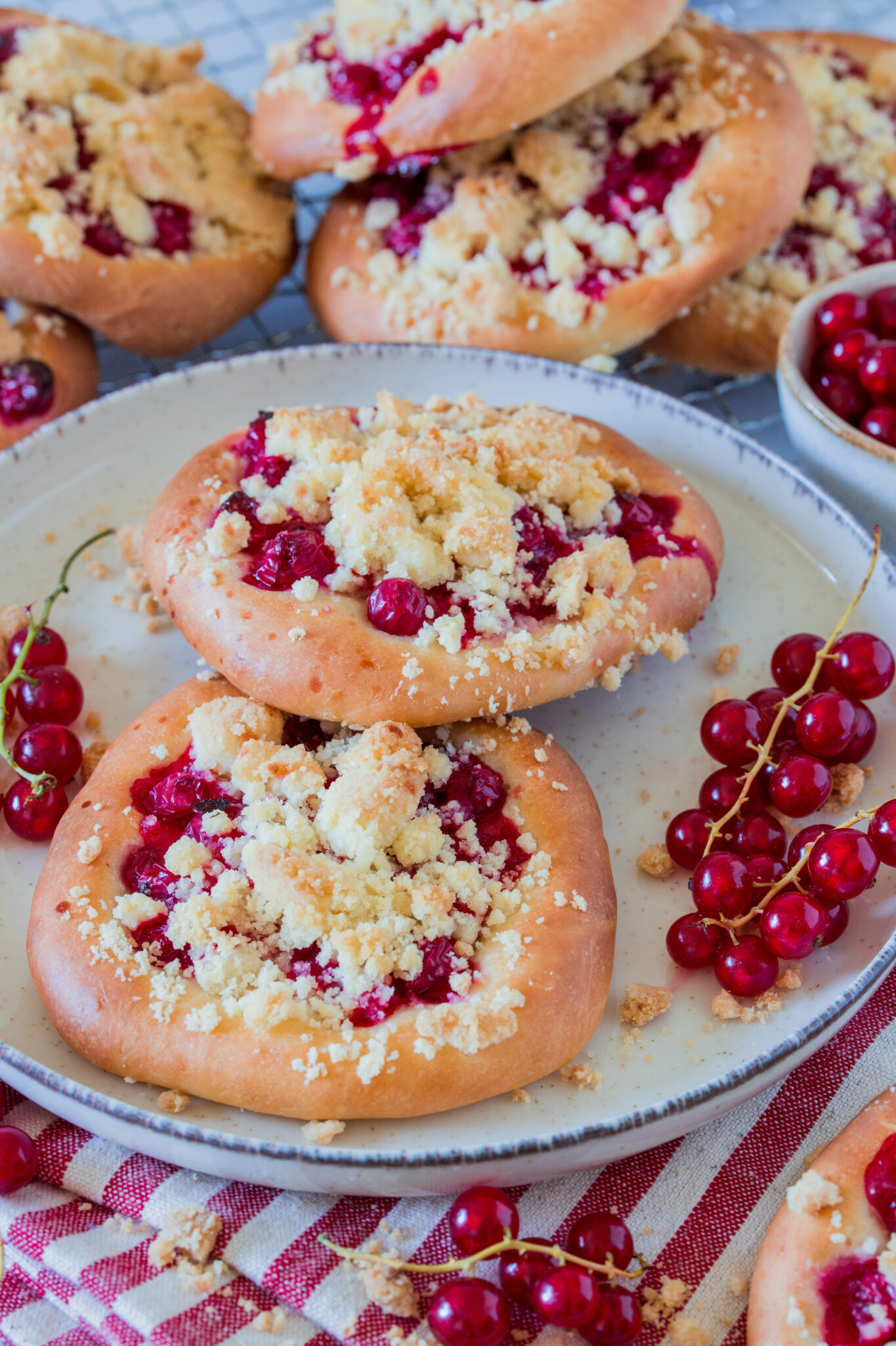 Johannisbeer-Streusel Taler ⋆ Lieblingszwei * Foodblog