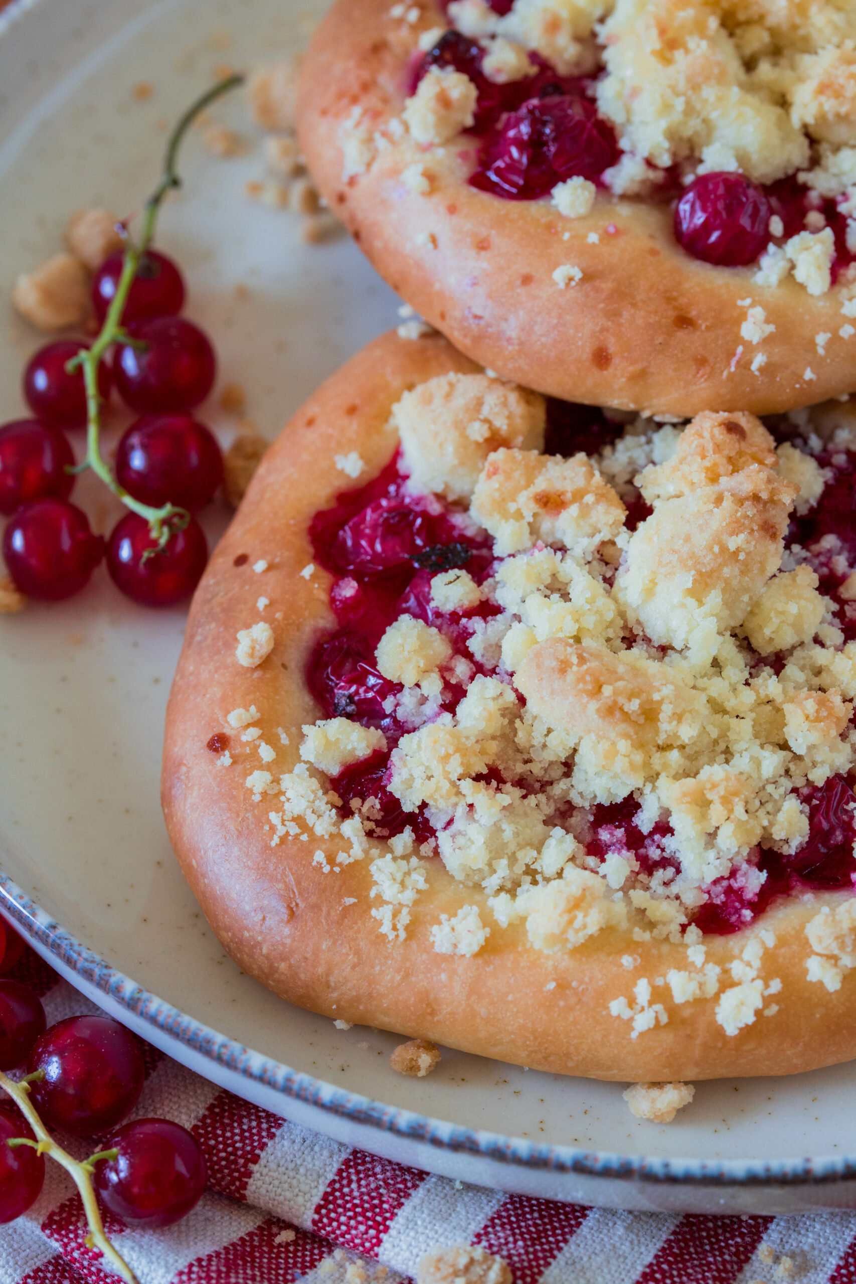 Johannisbeer-Streusel Taler ⋆ Lieblingszwei * Foodblog